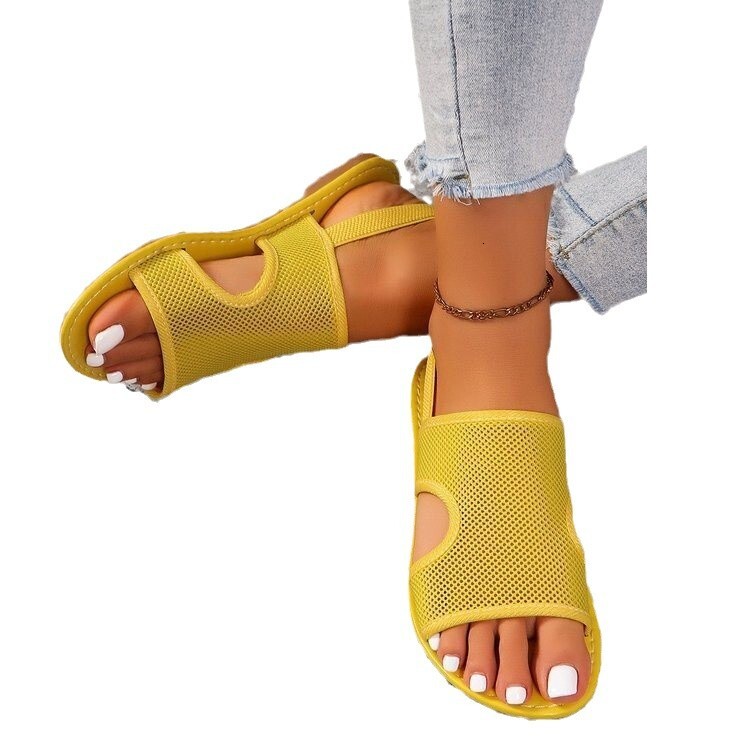 Large mesh belt hollowed out sandals for summer 2025, new flat bottomed round toe beach women's shoes ddmykukumalu