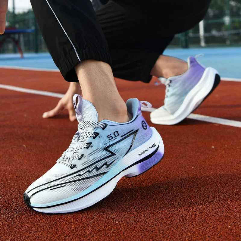 New Mens Sneakers Racing Carbon Plate Sports Running Light Anti-Slip Professional Track hot Field Training Tennis Shoes Z250304