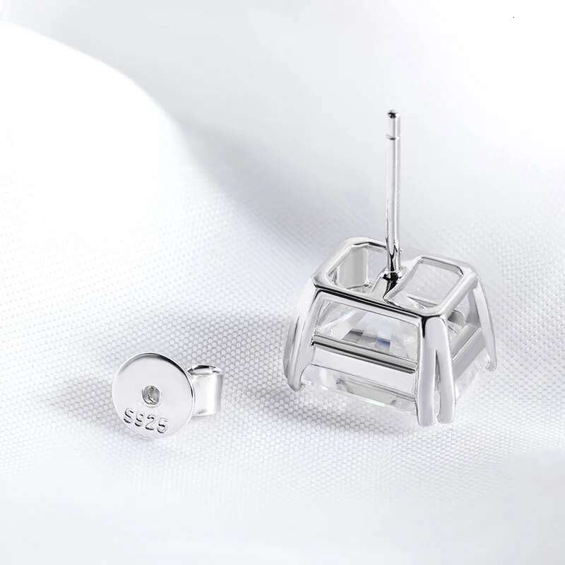 Smyoue 1CT 2CT 4CT Emerald/Radiant Cut Moissanite Stud Earrings for Women D Color Lab Dia Sterg Sier Jewelry