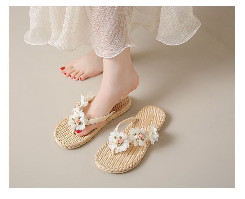 2025 new flip flops women's summer fashion designer multifunctional dress with soft sole and anti slip vacation beach shoes suitable for outdoor 