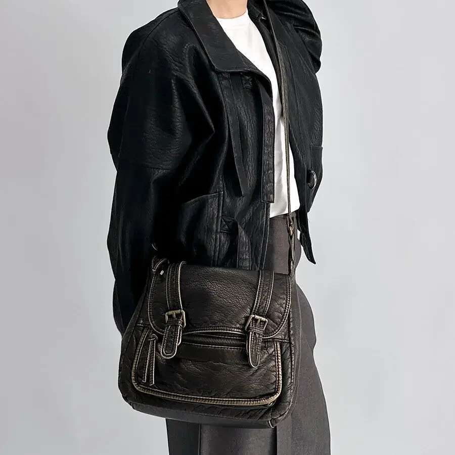 High-Quality Shoulder Women's Crossbody Bags Large Capacity Bag Vintage Design Messenger Bags Fashion Motorcycle Bag