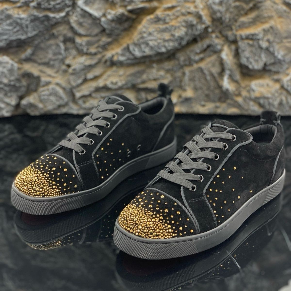 2023CL new men's shoes with rhie trend, casual fashionable board shoes, rivet red sole, versatile and personalized