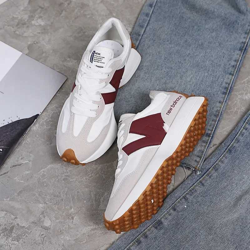 Womens Designer Sneakers 2024 New Womens Vulcanized Shoes Fall Fashion Casual Breathable Lace-Up Sneakers Zapatos De MujerC250412