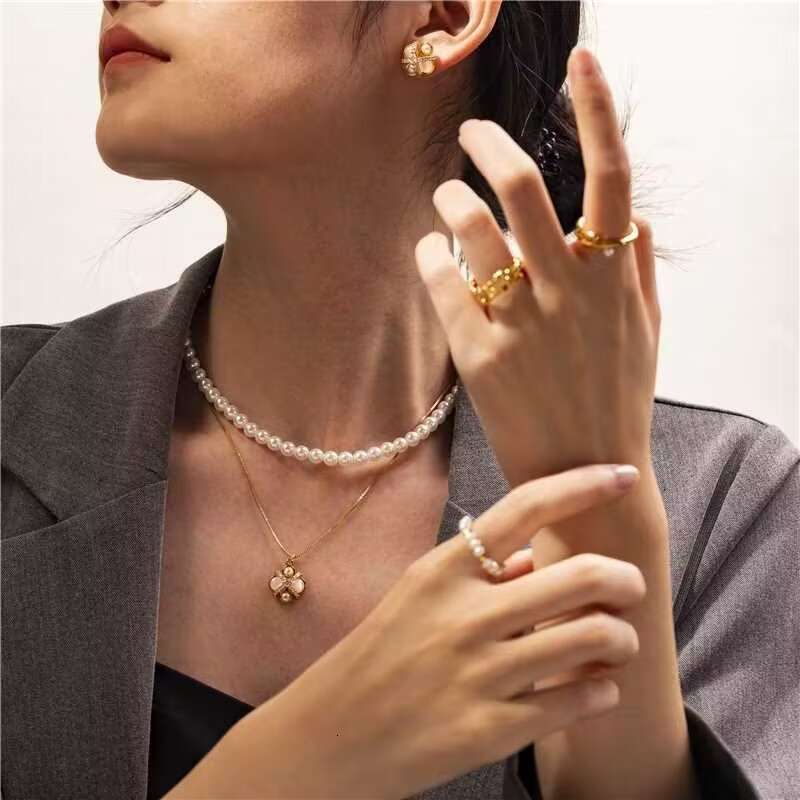Brass plated tiger eye stone necklace versatile, high-end, simple, niche, fashionable, light , zircon collarbone chain