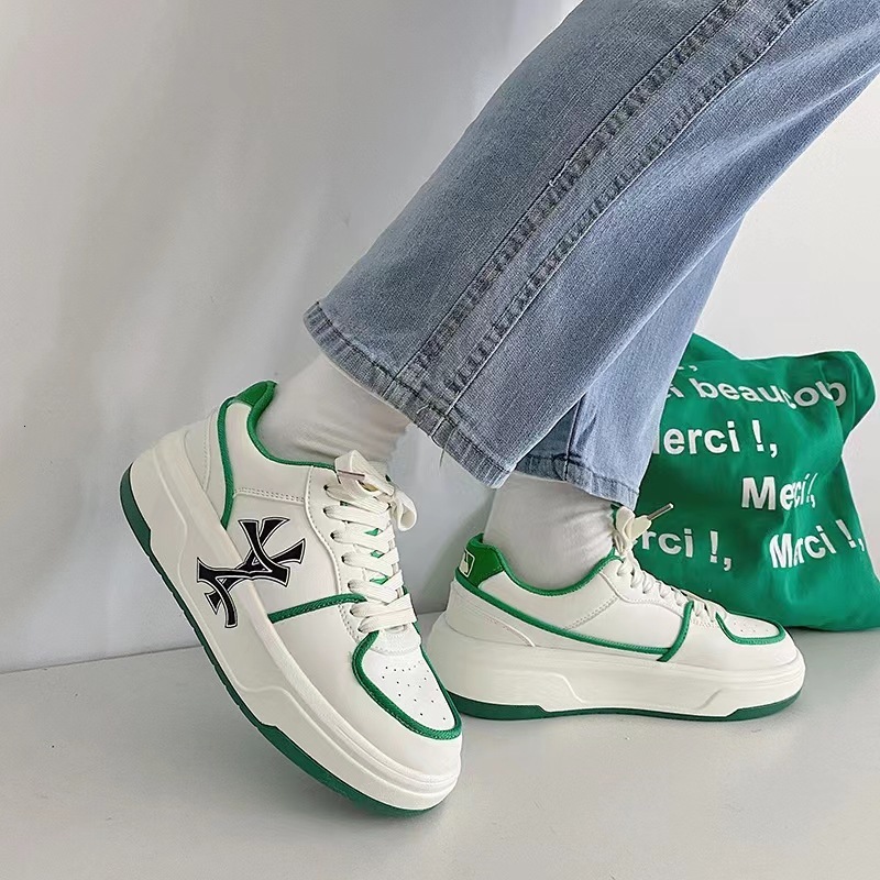 Heightened thick soled Instagram style college casual small white shoes for men's versatile chic niche letter design couple sports shoes