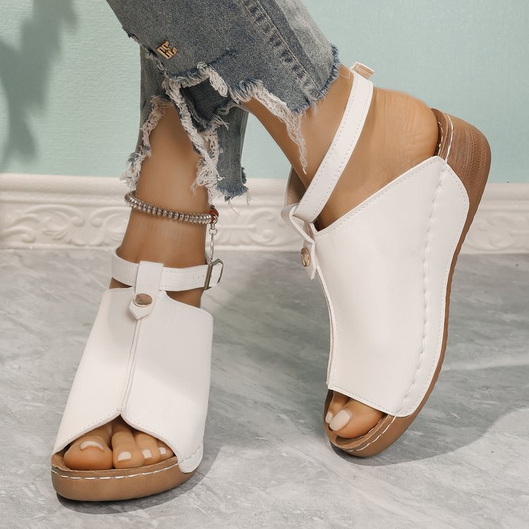 Large Slope Heel Thick Bottom Fish Mouth Cool Slippers 2025 Summer Buckle Beach Women's Shake Line Shoes ddmykukumalu