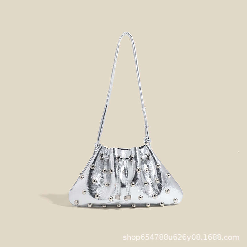 2025 New Rivet Underarm Women's Fashion Versatile Handheld Bucket Single Shoulder Tote Bun Bag