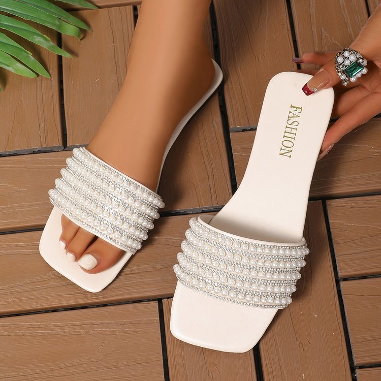 2025 New Flat Shoes with Pearl Water Diamond Straight Beach Designer Women's Cool and Trendy Casual Sandals