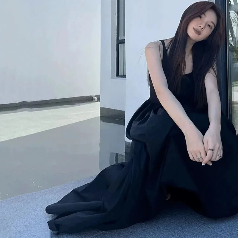 Black strapless long dress for women fashionable slim fit sleeveless Oneck high waisted womens springsummer party vest 250305