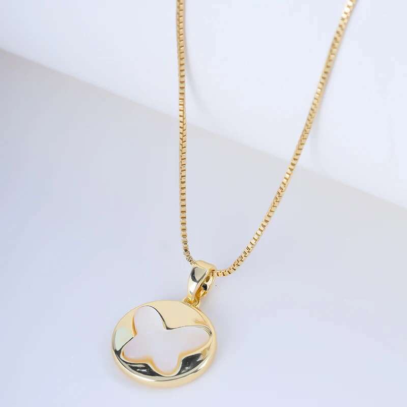 Cute Heart And Butterfly Natural Shell Pendant Plated s Sier Necklace Gift Jewelry