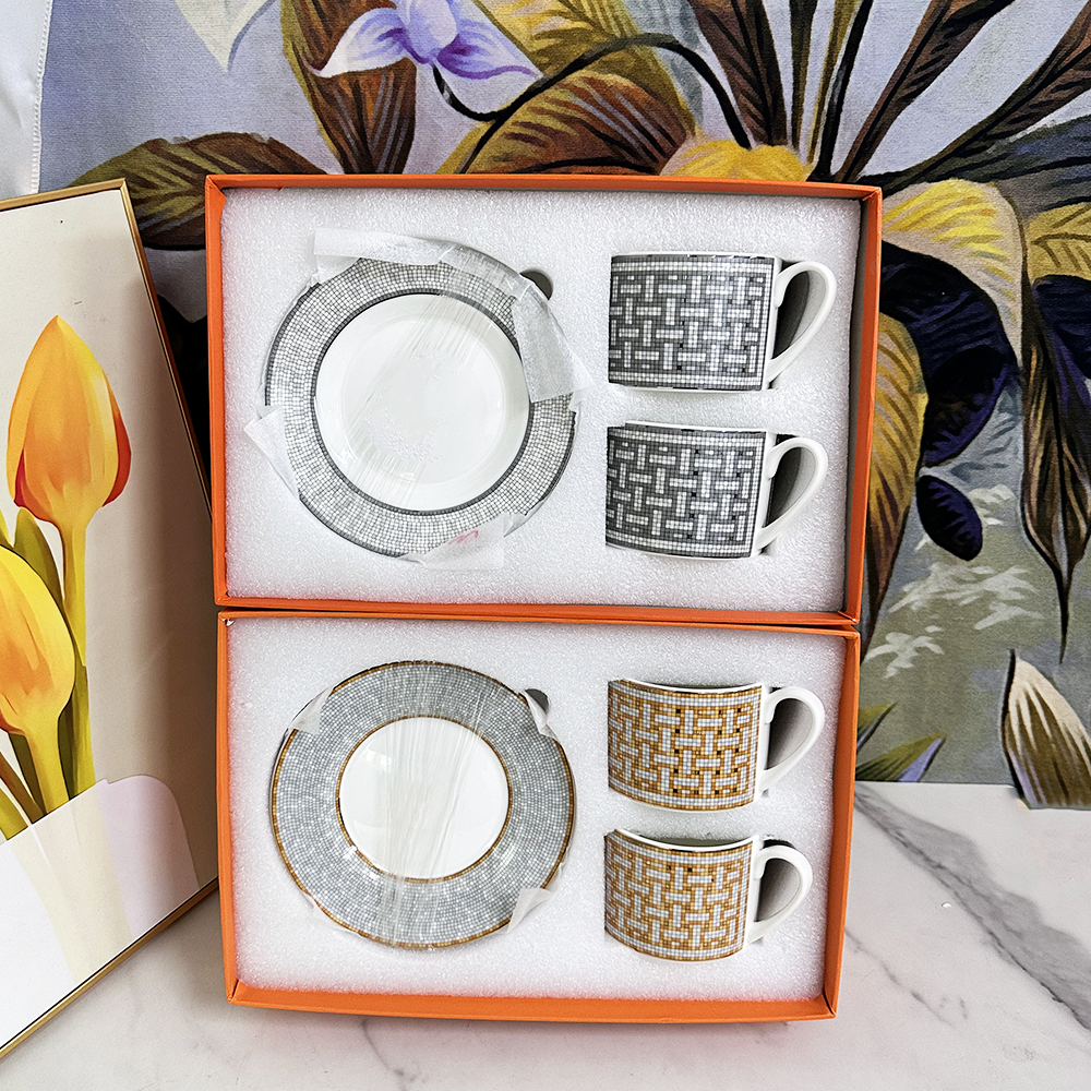 Classic Luxury European Bone China Coffee Cups And Saucers Set Red Handle Tableware Coffee Plates Coffee Tools