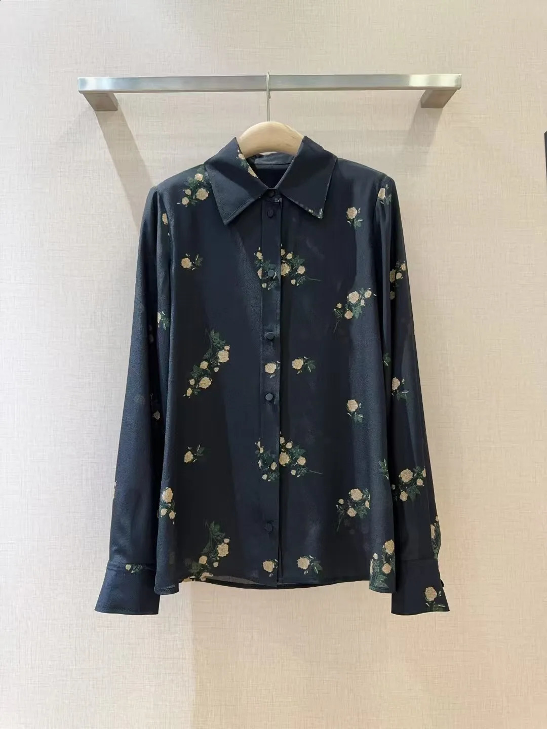 womens early spring style lapel long sleeved shirt 250304