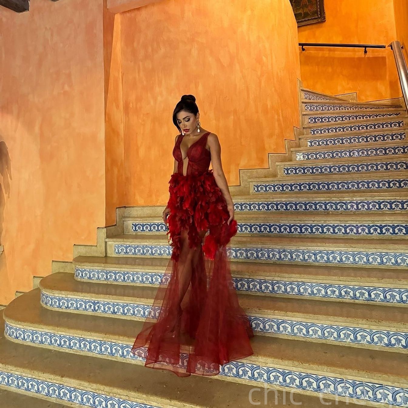 2025 Dark Red A-line Prom Dresses Deep V-neck Feather See Through Evening Formal Party Second Birthday Engagement Gowns Plus Size Dress For Special Oc