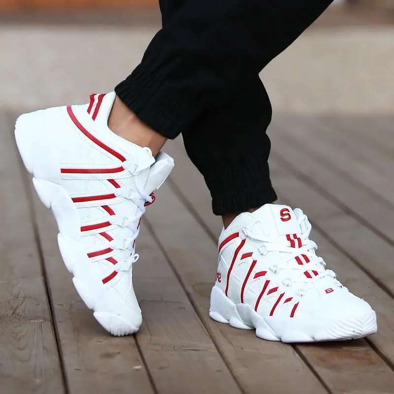 Large Size PU Leather Running Men's Whit e Sports Women Sport Shoes for Men Sneakers Red Bas ket Walk GME-0105