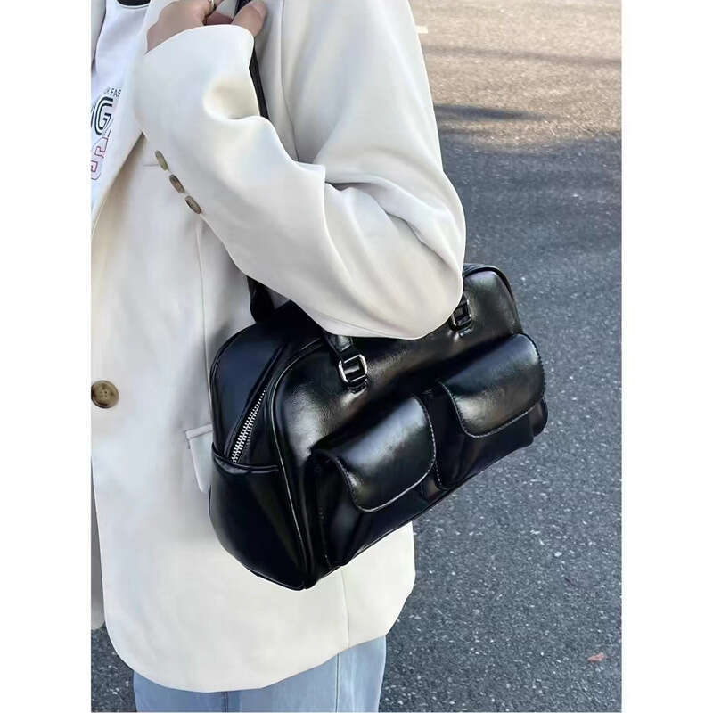 Versatile Large Capacity Single Shoulder Tote Bowling 2025 New Niche Women's High-End Leather Pillow Bag