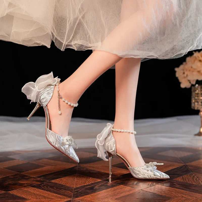 2024 Summer Womens Sandals Luxurious Pointed Toe Rhine Bow Flower Stiletto Heels Banquet Wedding Shoes High HeelsXJ2500305