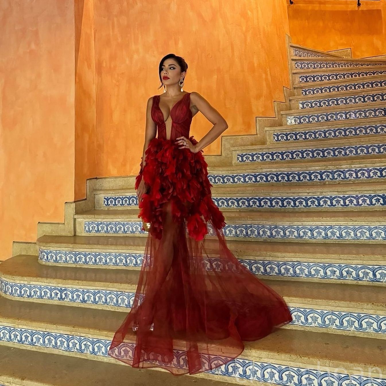 2025 Dark Red A-line Prom Dresses Deep V-neck Feather See Through Evening Formal Party Second Birthday Engagement Gowns Plus Size Dress For Special Oc