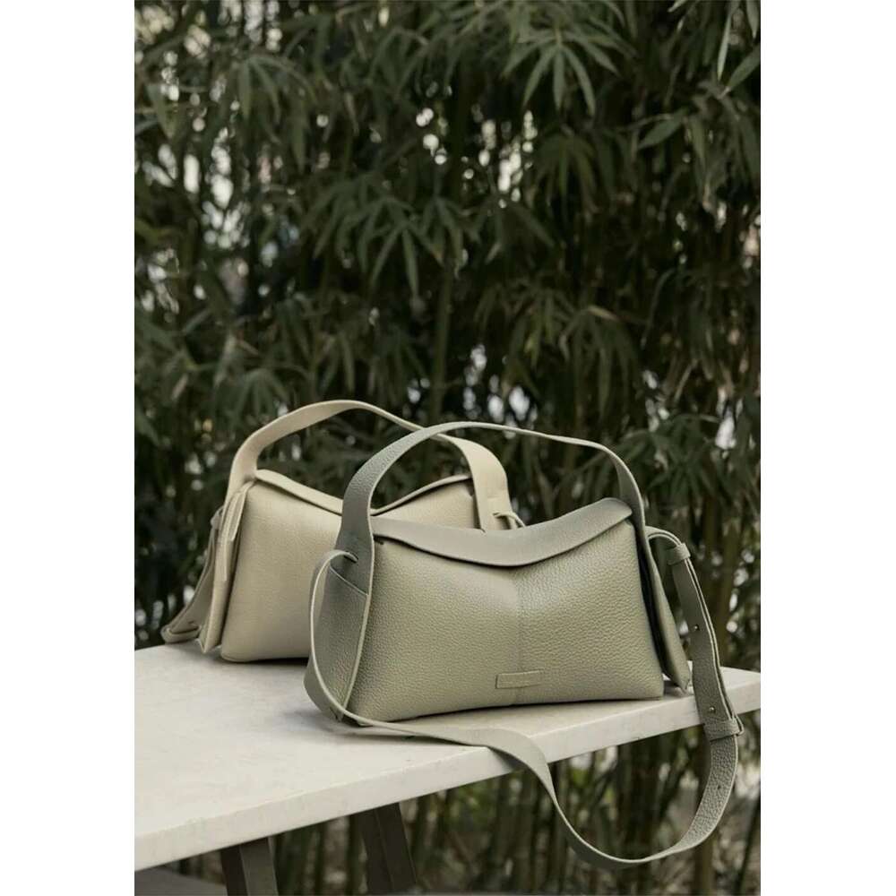 2025 New Eaves Niche Single Shoulder Handbag Hanging Ear Crossbody Song Small Square Women's Bag Series