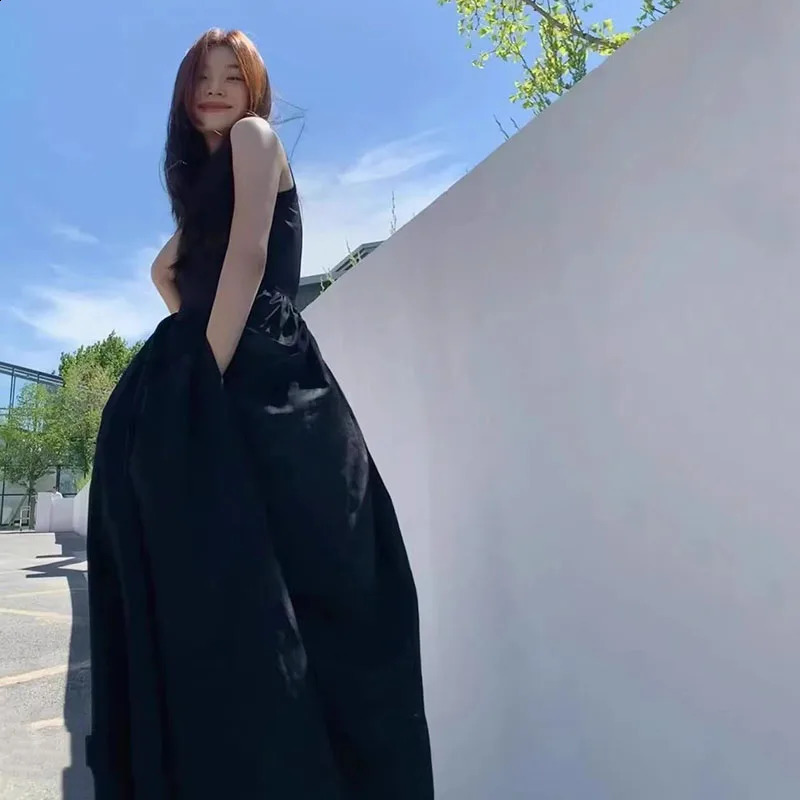 Black strapless long dress for women fashionable slim fit sleeveless Oneck high waisted womens springsummer party vest 250305