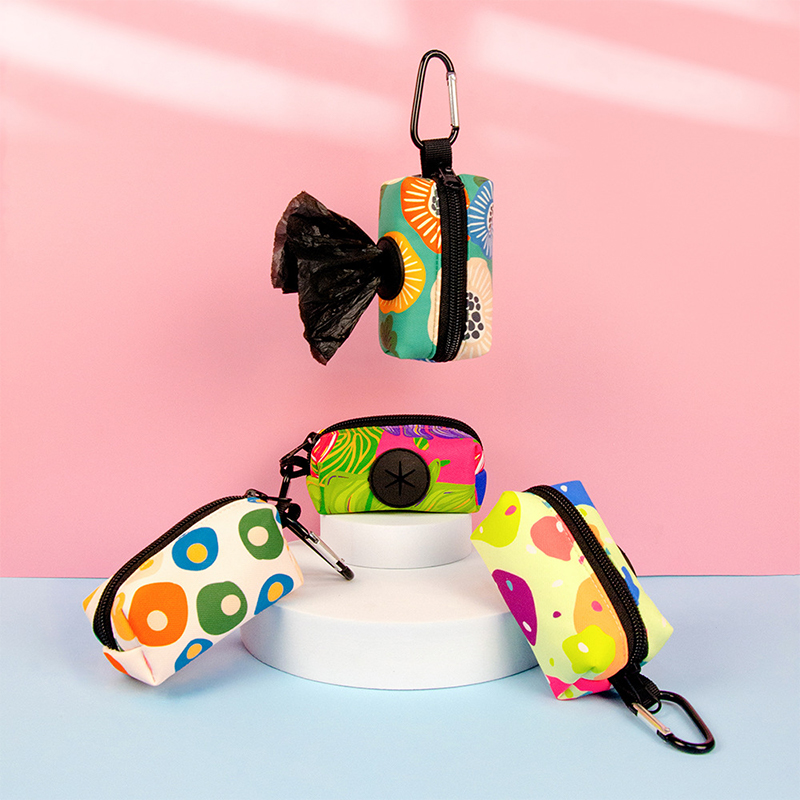Portable Stylish Fashion Print Dog Poop Bag Holder With Leash Attachment Carrier Potty Bag Dispenser Pet Garbage Bag Dispenser