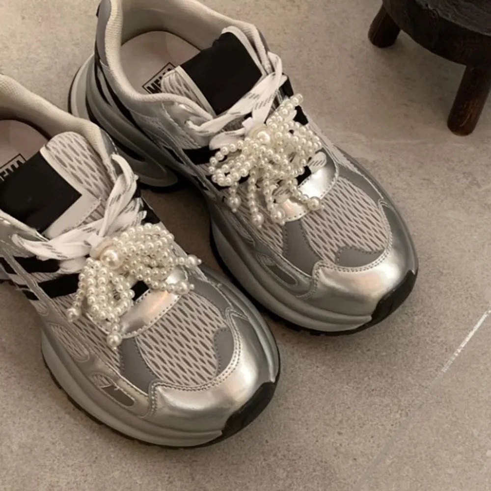 Pearl rhinestone shoe clip exquisite bow shaped shoes charming sports shoes decorative keychain decoration phone bag decoration 250218