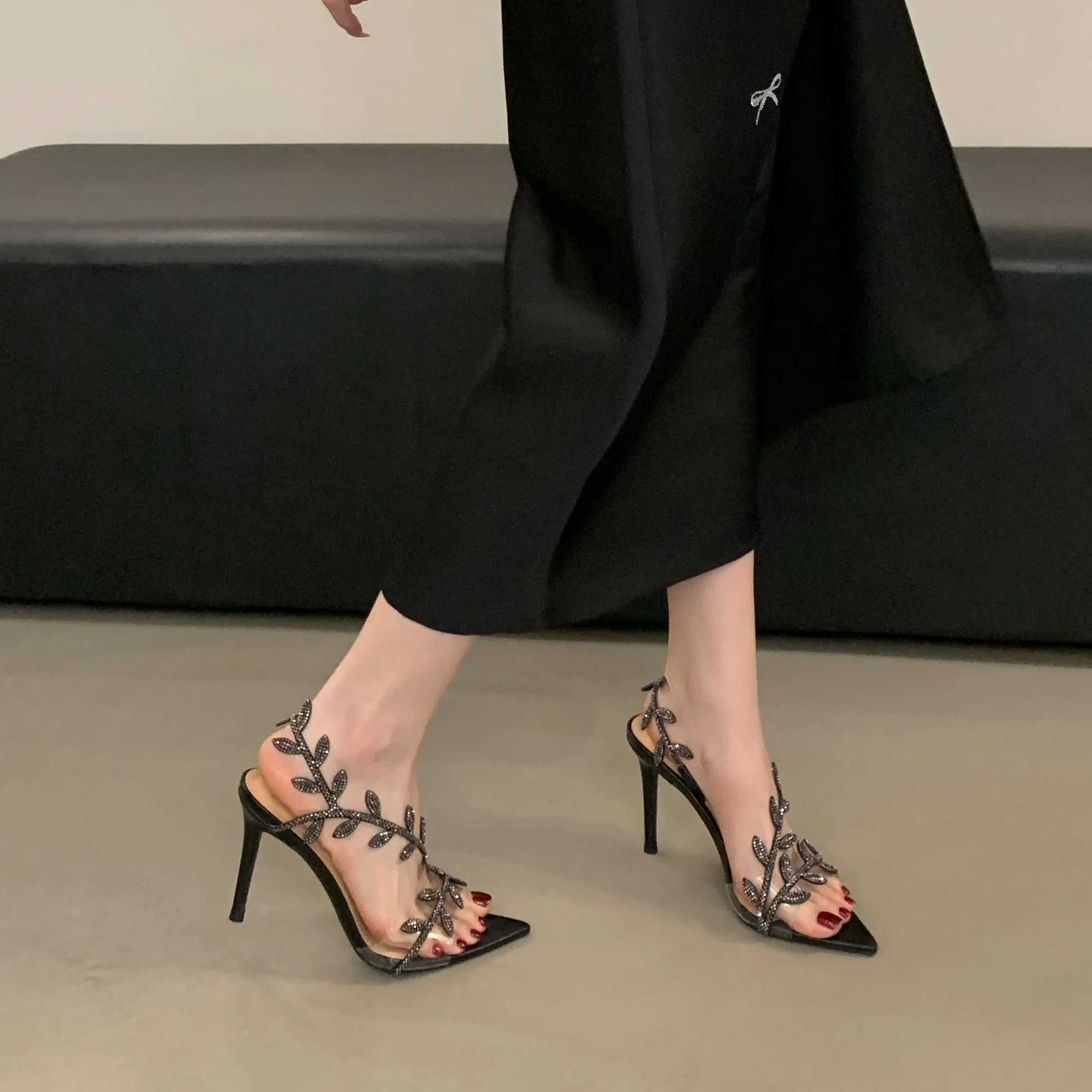 2025 Summer Womens Pumps Sexy Pointed Toe Rhine Leaves PVC Ankle Strap High Heel Sandals Party Dress Wedding ShoesXJ2500305