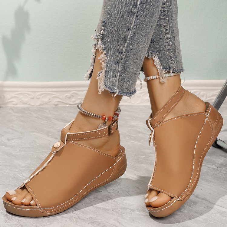 Large Slope Heel Thick Bottom Fish Mouth Cool Slippers 2025 Summer Buckle Beach Women's Shake Line Shoes ddmykukumalu