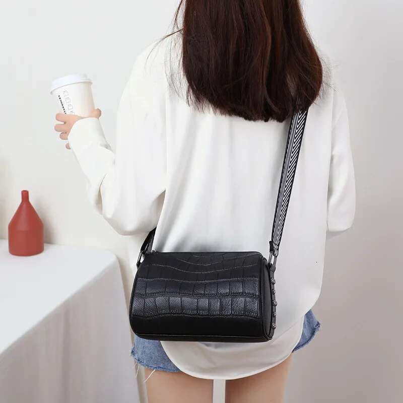 Bag 2025 New Stylish Leather Women's Fashion Broadband Shoulder Casual Crossbody Bag Women