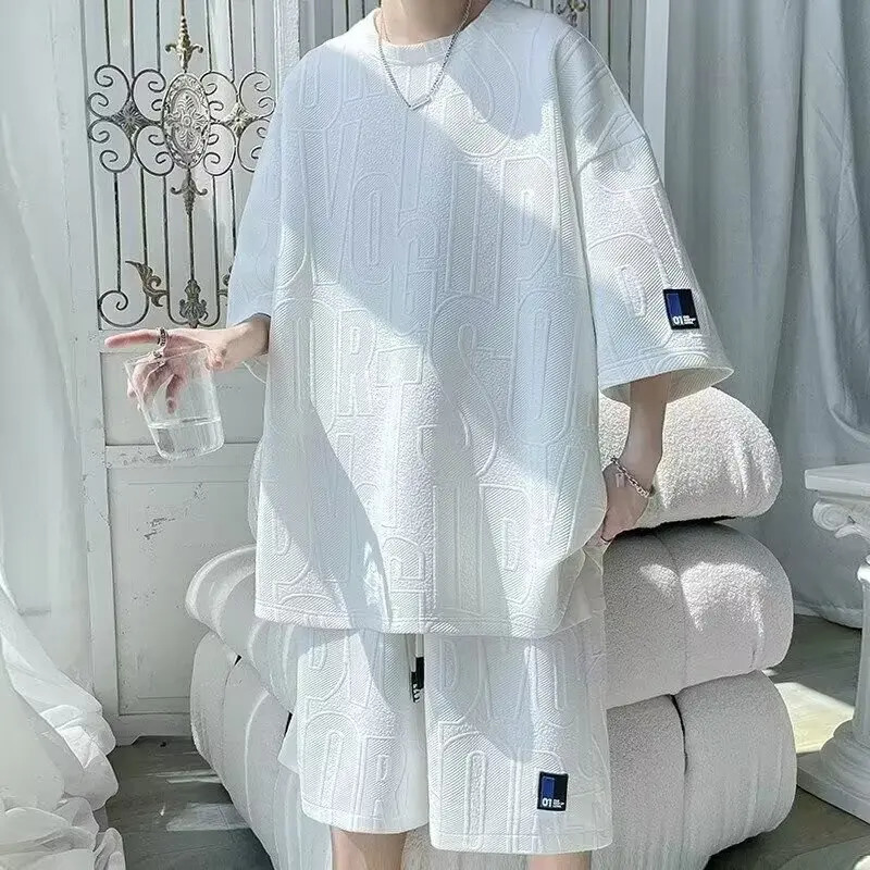 2024 Summer Mens Fashion Korean Harajuku Tracksuit Trend Letter TshirtShorts 2piece Set 250224