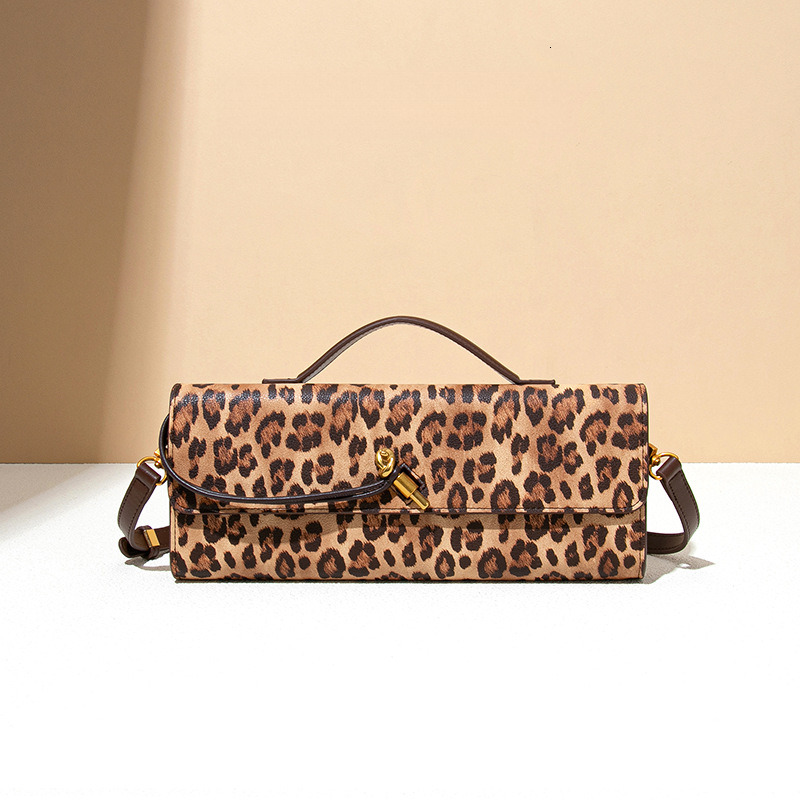 New designer clutch bag For Women Fashionable Leopard Print Handbag Evening Crossbody Baguette Horizontal Pin Small Square Accordion Bag Trendy