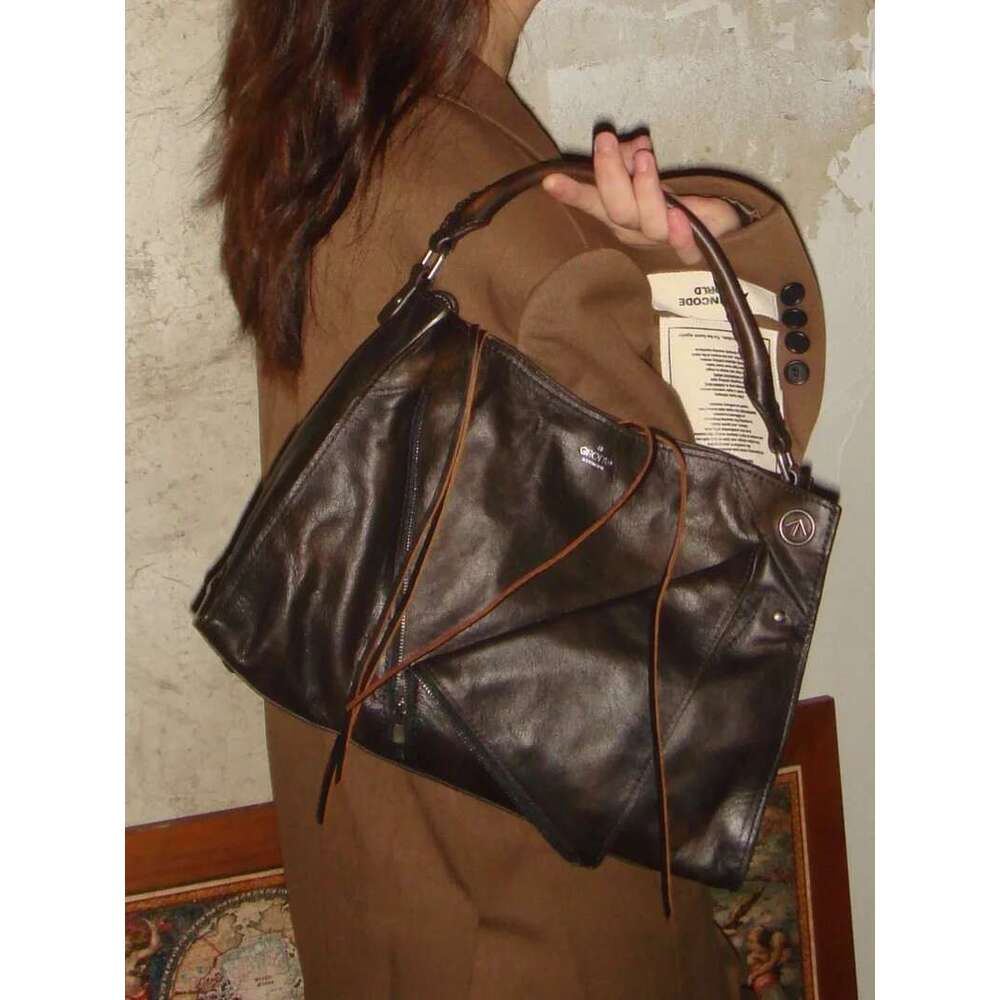 New Lapel Leather Large Capacity Simple Commuter Hand Bill Shoulder Crossbody Bag