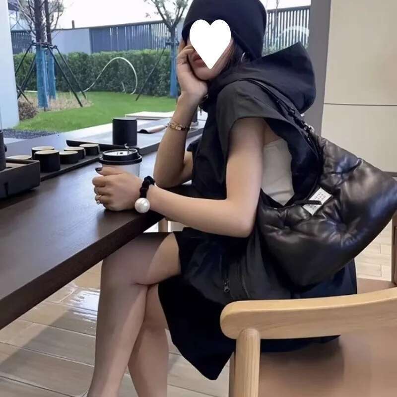 2025 Niche Design Underarm Lazy Casual Shoulder Crossbody Cloud Bag Real Sheepskin