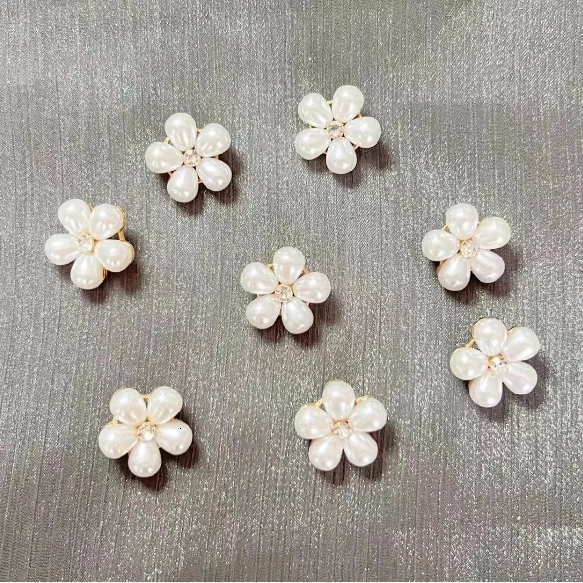 5 Petals pearl flower ABS Pearls Decoration for charms hole shoe buckle accessory Give to girls gift are can wholesale 250218