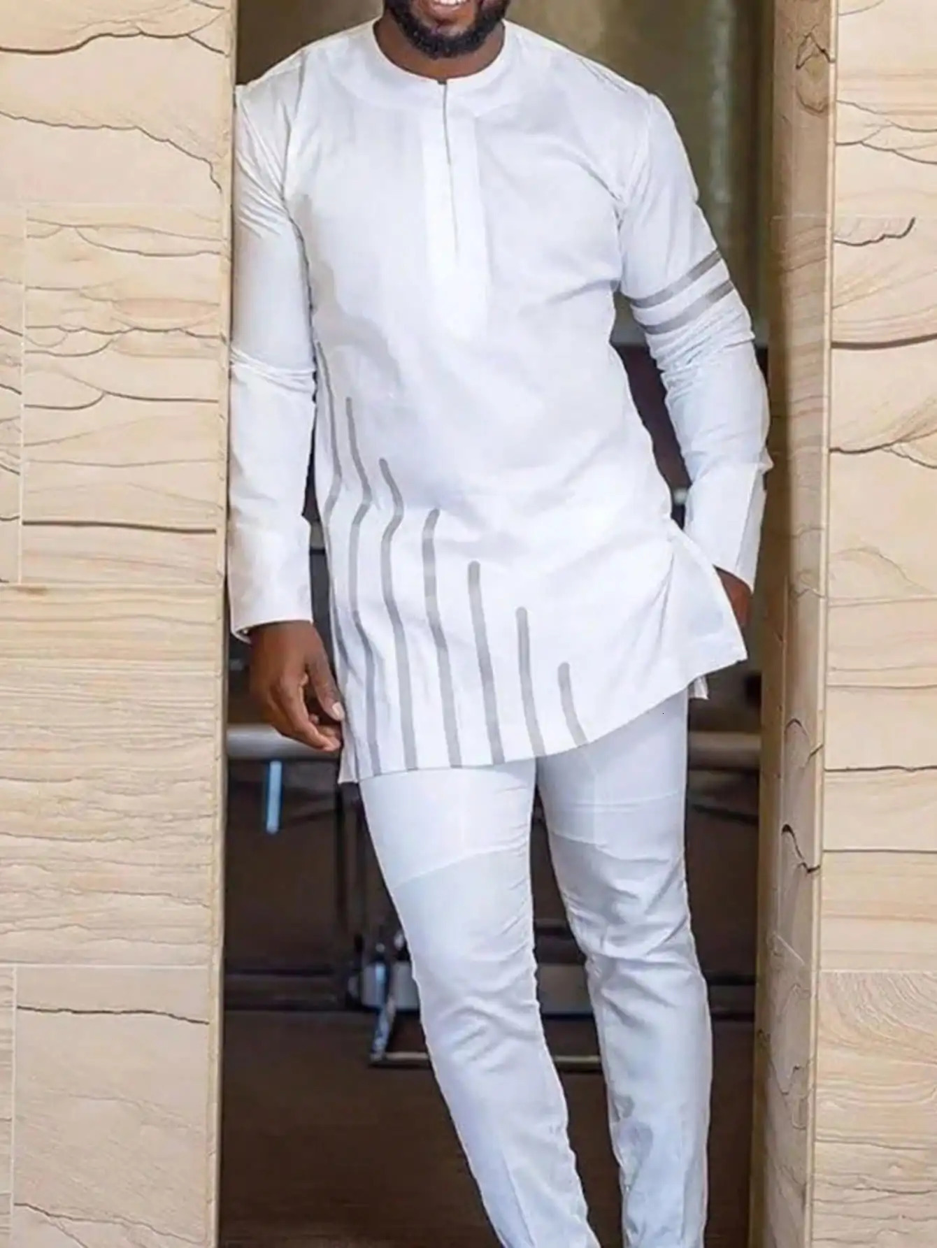 White Wedding Mens Kaunda Suit Long Sleeve Round Neck Top Pants African Ethnic Traditional Clothing 2-Piece Set Wear Outfits 250303