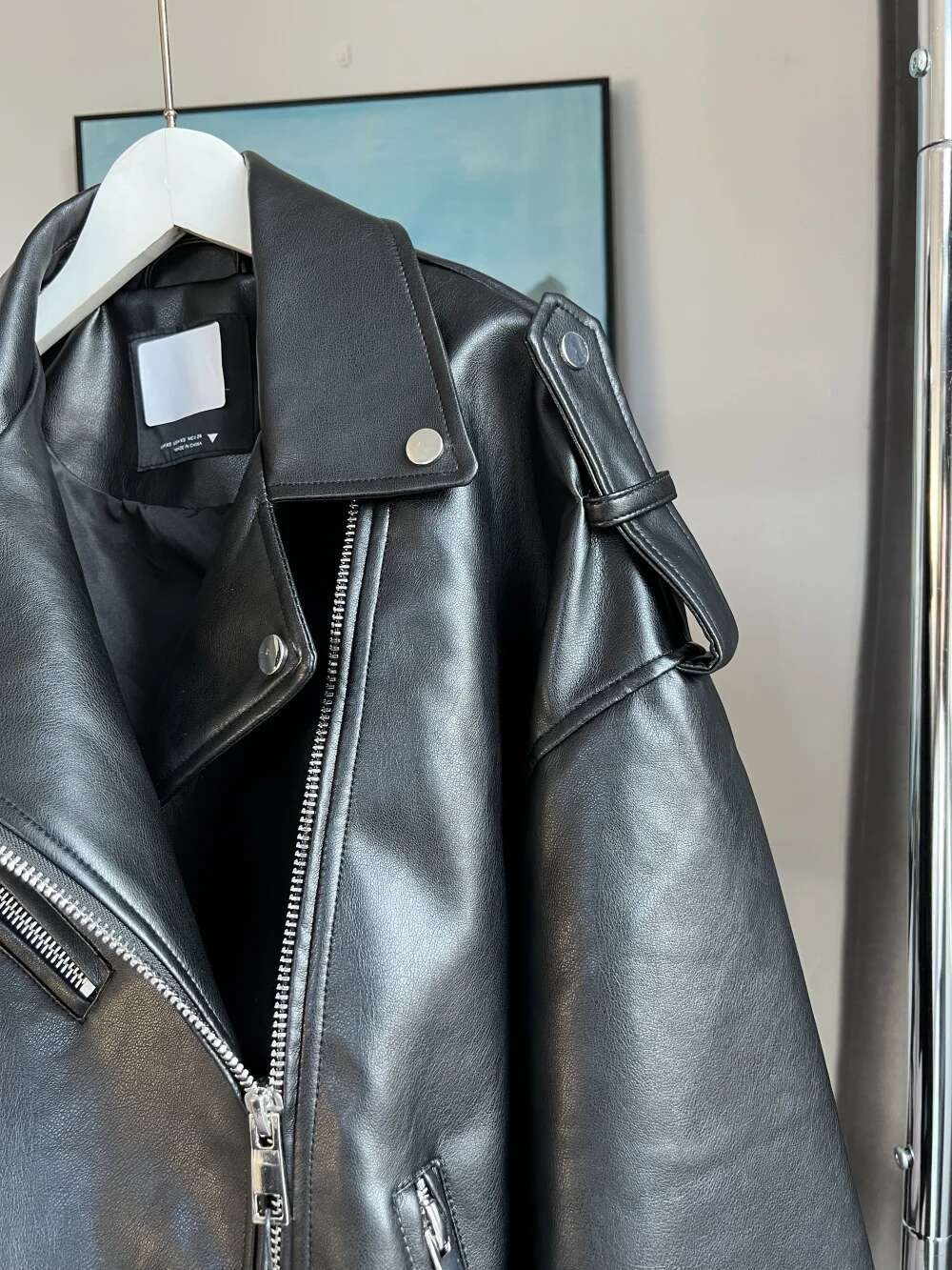 Imitation Leather Motorcycle Loose Jacket For Ladies 2024 New Epaulette Decoration Diagonal Zipper Down Shoulder Lazy Coat