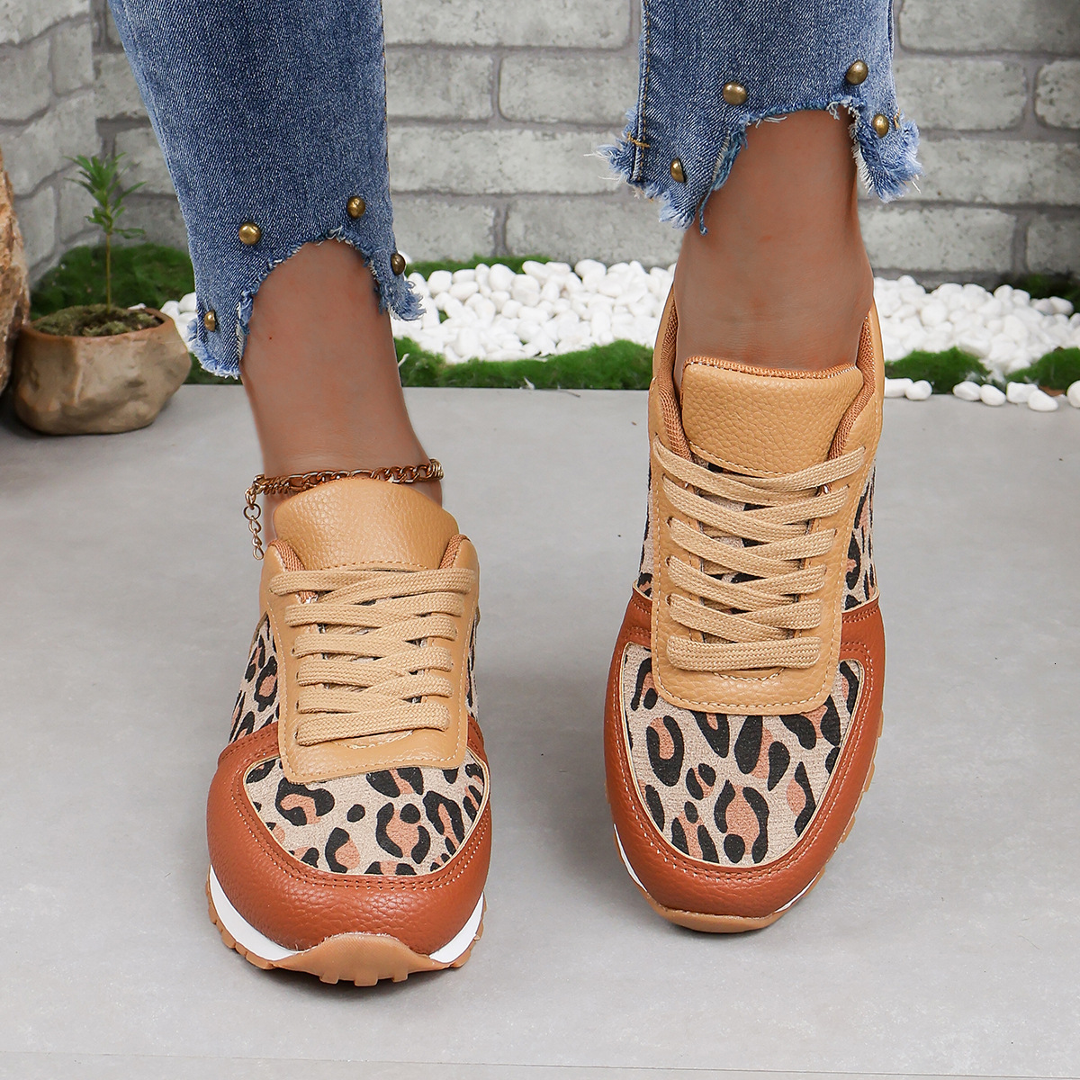 Autumn and winter shoes casual plus size new leopard print women's sports belt thick sole 2025 ddmykukumalu