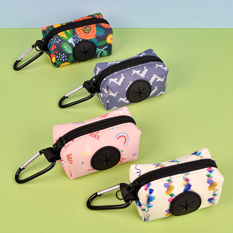 Portable Stylish Fashion Print Dog Poop Bag Holder With Leash Attachment Carrier Potty Bag Dispenser Pet Garbage Bag Dispenser