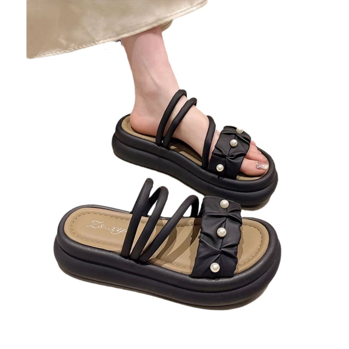 2025 New Slippers Designer Women's Summer Jacket New Fashionable Thick Style Cool Floor Dragging Casual Double Wear Beach Women's Sandals