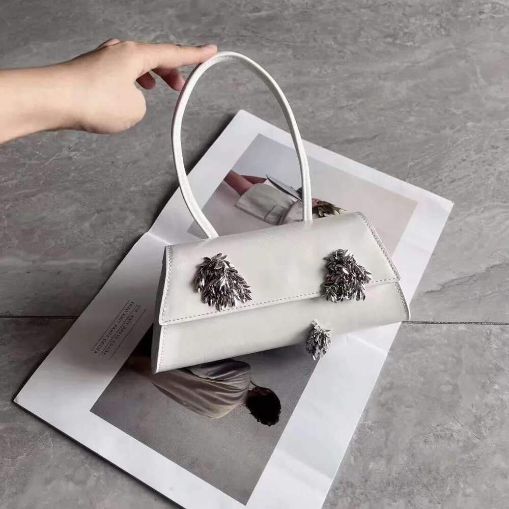 Women's Niche Design Heavy Industry Leaf Fireworks Handbag Versatile Armpit Bag New