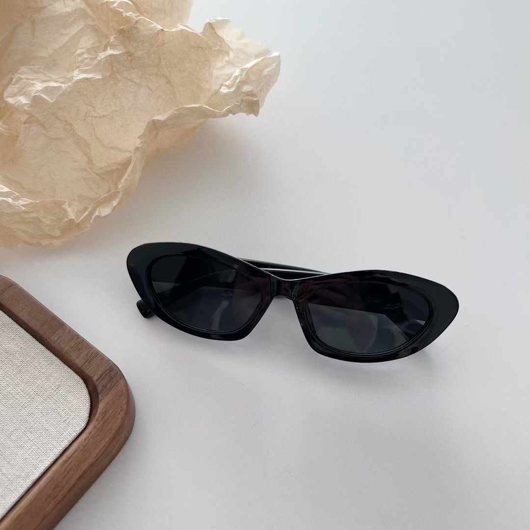 Children letter sunglasses Fashion girls colorful frame sunglass goggles kids UV 400 Protective eyewear boys beach holiday sunblock S3188 Z260305