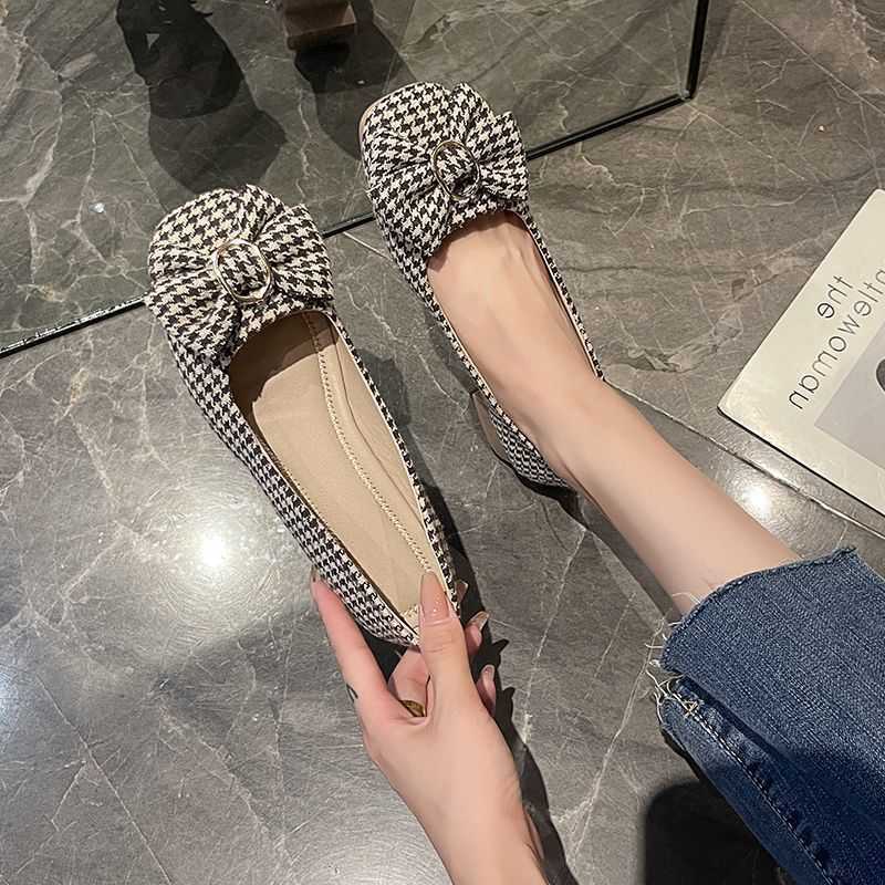 Red soled shoes, slippers, sandals, sports shoes, boots bow sole version square headed grid small fragrant scoop