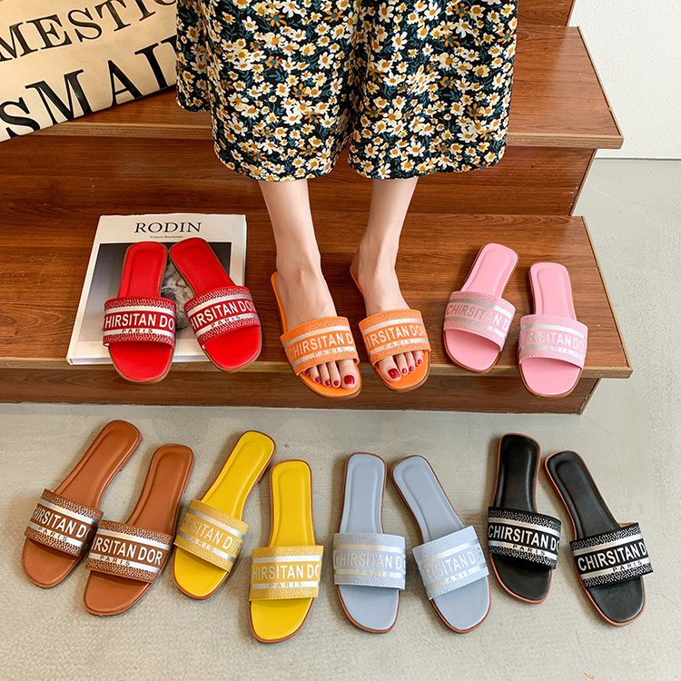 Free Shipping slides designer Slippers for womans flat sandals fashion summer casual Square Toe slipper Indoor shoes women