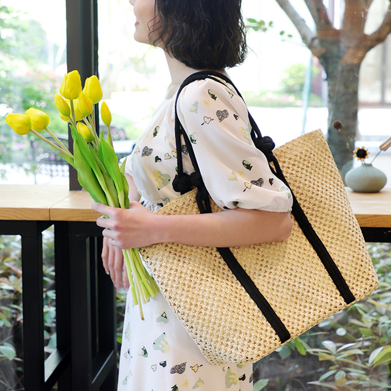 Instagram New Hollow Paper Rope Large Capacity Fashionable Disc Buckle One Shoulder Grass Woven Casual Women's Beach Bag