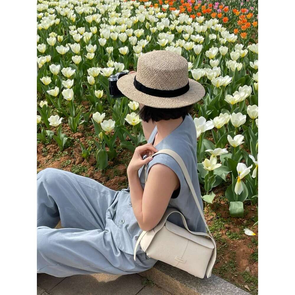 2025 New Eaves Niche Single Shoulder Handbag Hanging Ear Crossbody Song Small Square Women's Bag Series