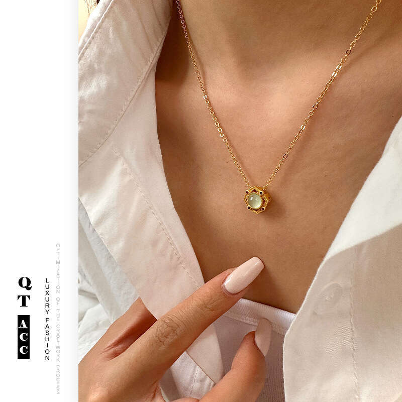 Traditional style gold, sier, agate, moonstone necklace, versatile and high-end gold zircon Chinese jewelry accessories for women