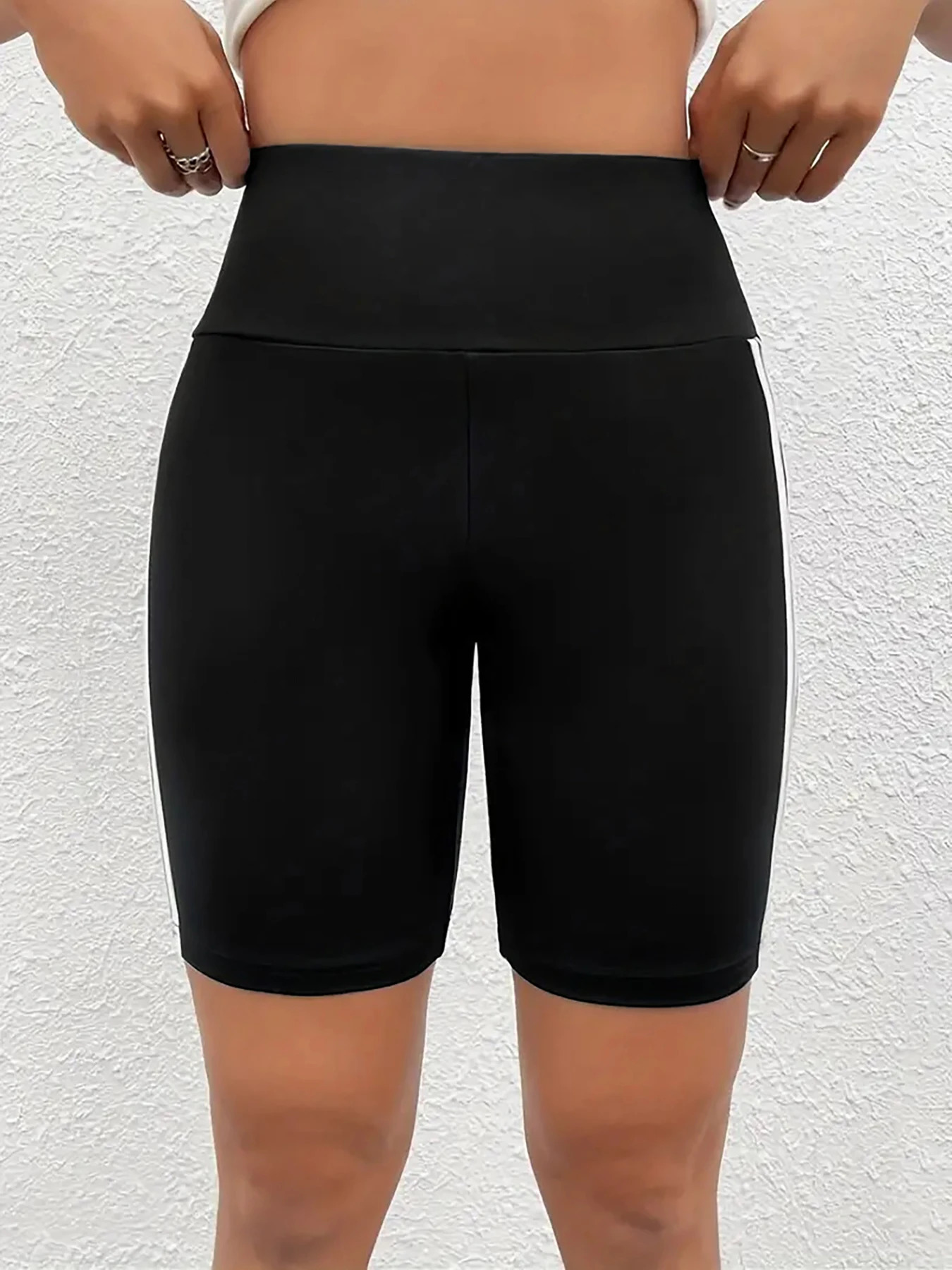 High Stretch Plus Size Athletic Shorts for Women Sporty Knit Mid Thigh Pants with Side Stripes Fashionable and Comfortable 250304