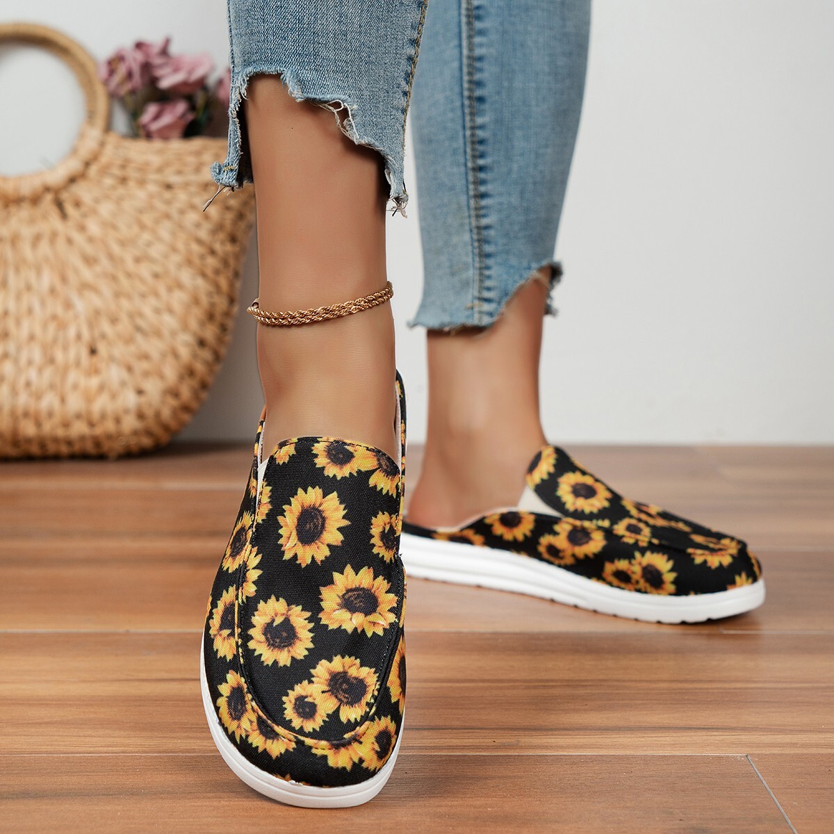 Soft Spring/Summer Pattern New Graffiti Women's Large Size 2025 Simple and Comfortable Thick Bottom ddmykukumalu