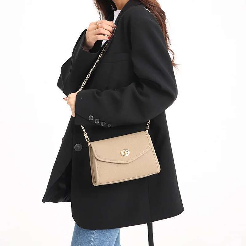 Women's Chain Simple Commuter Crossbody Fashion Small Square Leather Shoulder Bag