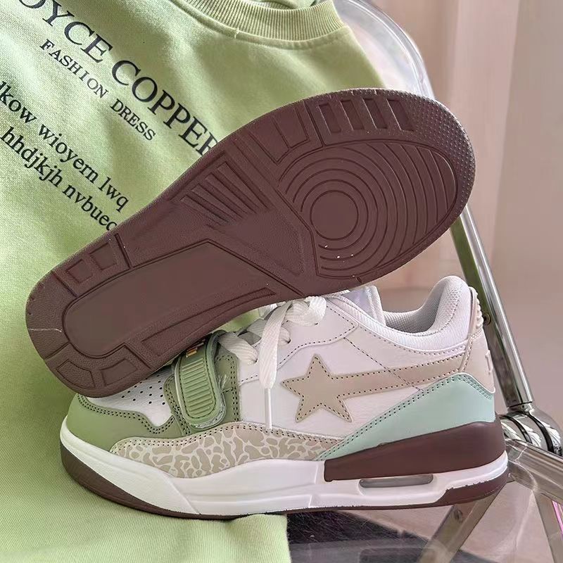 2025 New China-Chic Color Contrast Star Air Cushion Sneakers for Male Students Versatile Trend Light Basketball Running Shoes for Female Students