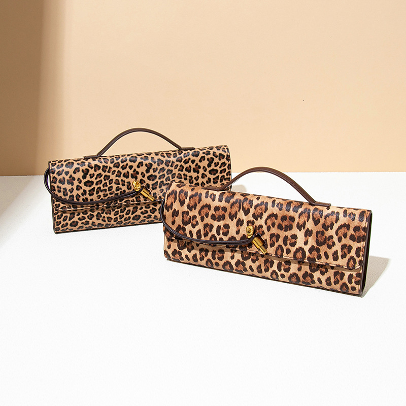 New designer clutch bag For Women Fashionable Leopard Print Handbag Evening Crossbody Baguette Horizontal Pin Small Square Accordion Bag Trendy